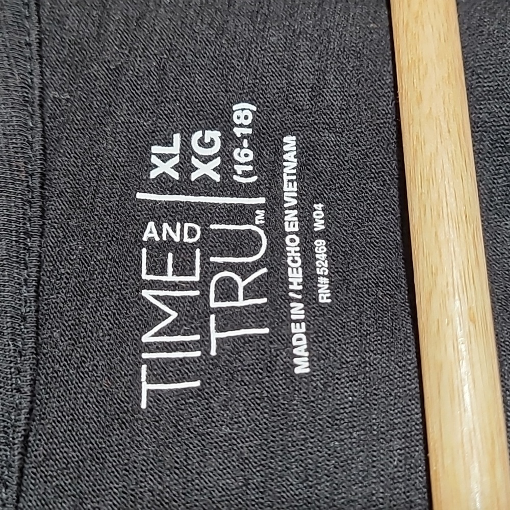 Time and Tru Top, Size XL, Black - Picture 2 of 4